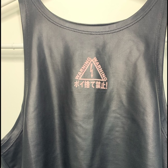 Forever 21 Black Regular Fit Crop Top - Picture 3 of 4